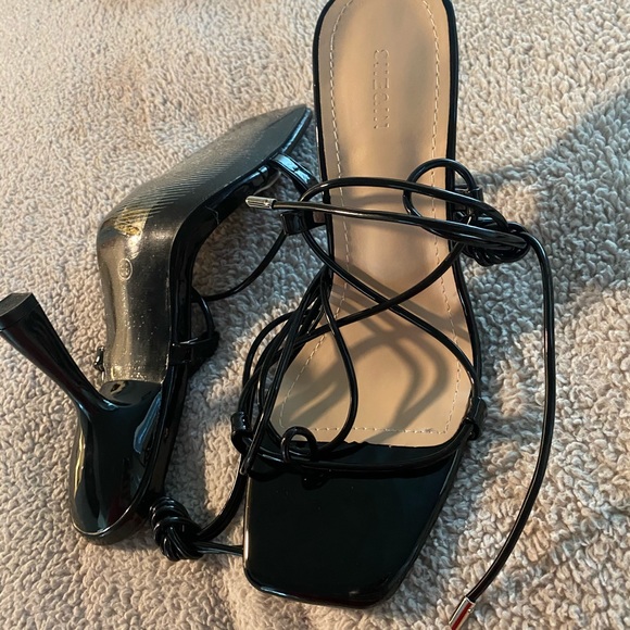 Shoes - SOLD Black Mule square toe heels